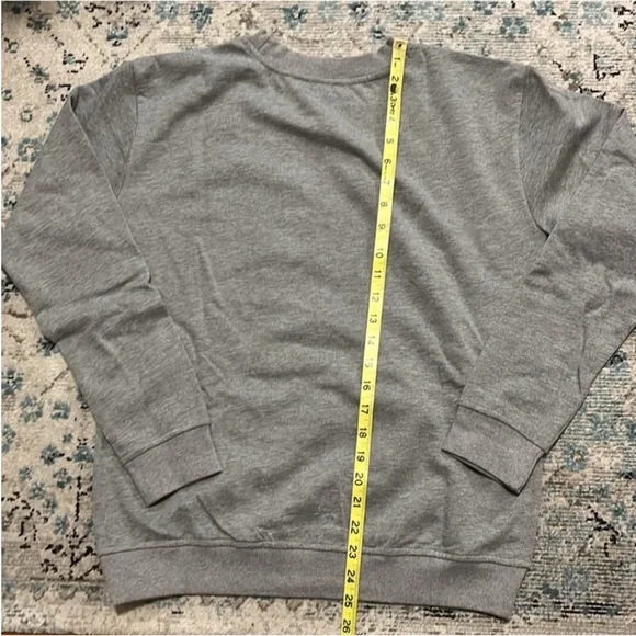 NWT Kitschy Kitty Embroidered Sweatshirt Size Small - Picture 12 of 15